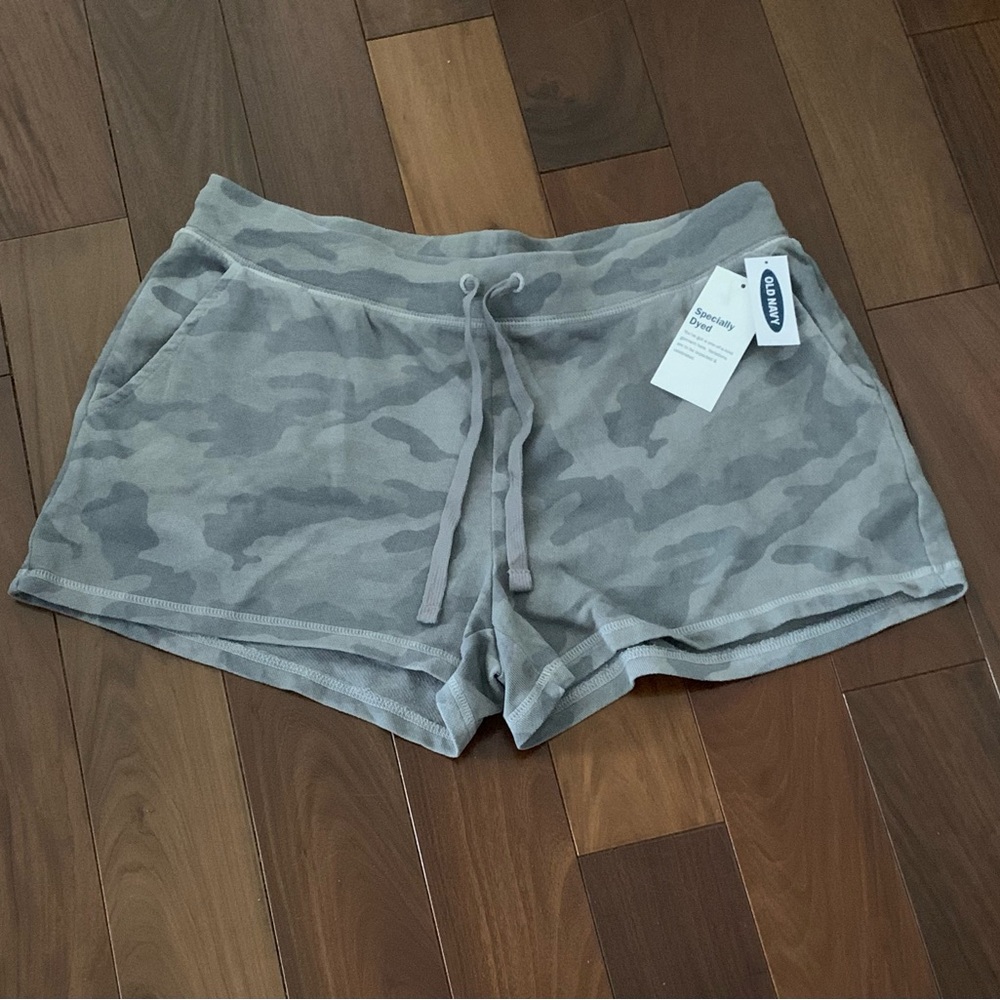 Old Navy Gray Camo Shorts Size M 3” Inseam